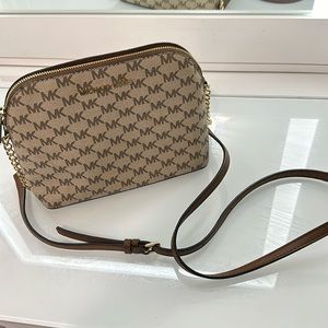 Michael Kors, Crossbody purse